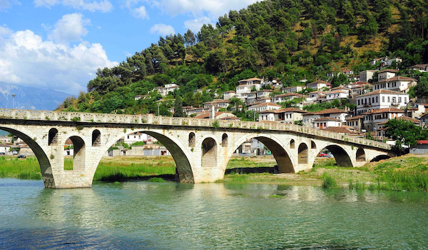BERAT---Bruecke--Ura-e-Gorices---600x350