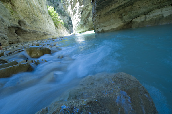 LENGARICA---Benja-Schlucht-Wasser---WIKI-600x400