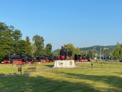 RO-RESITA | Freilicht-Dampflokomotiven-Museum ||| 02 Übersicht (2023) | FOX-IMG_6533