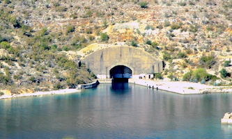 Porto_Palermo U-Boot-Bunker - Etappe geführte Motorradtour nach Albanien