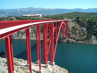 HR-Maslenica-Brücke über die Meerenge---wiki-333x250