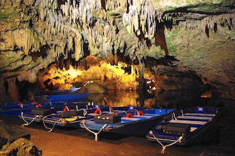 Glyfada-Tropfsteinhöhle von Pyrgos Dirou - besucht mit Motorradfahrern auf der Griechenlandtour