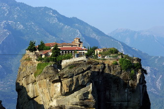 Mit dem Motorrad können wir nicht nach Athos - aber die Felsenklöster von Meteora sind mindesten spektakuärerr Bestandteil unserer Griechenlandtour.